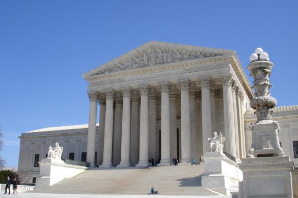 Corte Suprema de Estados Unidos revoca el Parole Humanitario a 530 mil migrantes