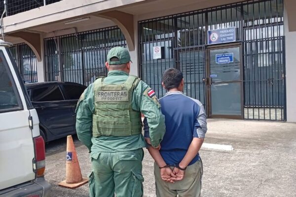 Policía de Fronteras detiene a dos nicaragüenses con carne de fauna silvestre en Sarapiquí, Costa Rica