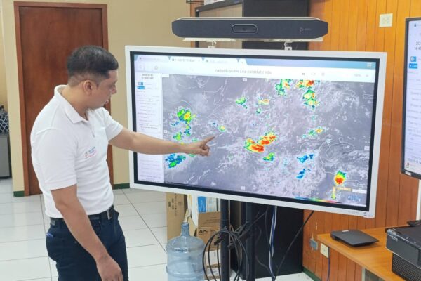 Sistema de baja presión mantendrá lluvias de débiles a moderadas