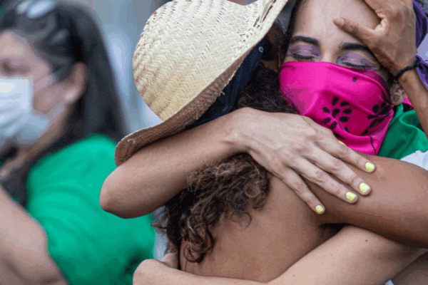 La alacena feminista: semillas de solidaridad en nueva tierra